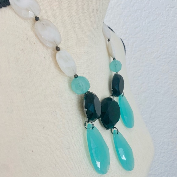 💥CC Statement Necklace - Picture 4 of 5